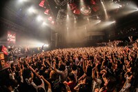 本日9月25日に東京・新木場STUDIO COASTにて行われた「大洗脳会」の様子。（撮影：タマイシンゴ）