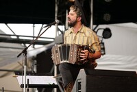 トミ・レブレロ（撮影：井上嘉和）