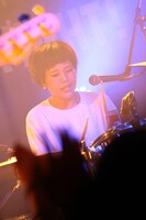 せとゆいか（Dr / Saucy Dog）（撮影：渡邉一生）