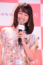 笑う伊藤万理華（乃木坂46）。