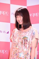 照れ笑いする伊藤万理華（乃木坂46）。