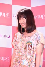 照れ笑いする伊藤万理華（乃木坂46）。