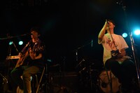 左から焚吐、みやかわくん。（撮影：達川範一）