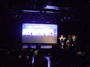 「AWESOME BEST」発売記念イベントの様子。