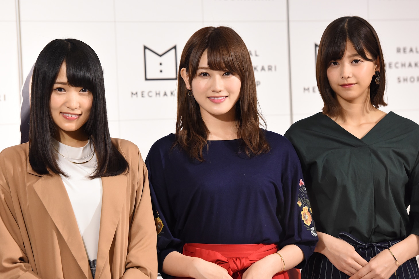 左から菅井友香、守屋茜、渡邉理佐。