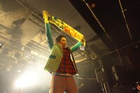 尾形回帰（Vo / HERE）HERE（撮影：高畠正人）