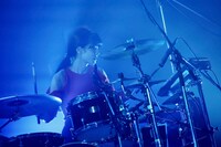 大澤実音穂（Dr）（撮影：後藤壮太郎）