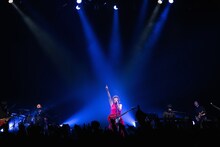 黒木渚「音楽の乱」東京・TSUTAYA O-EAST公演の様子。（撮影：椋尾詩）