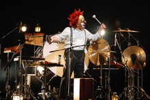 DJ LOVE（DJ）（撮影：上山陽介）