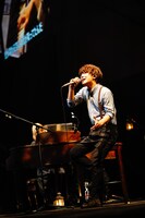 人気画像3位は「SEKAI NO OWARIが全国に思い届けた『ブレーメン』ライブ、横浜で終幕」より、Fukase（Vo, G）。（撮影：上山陽介）