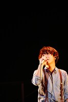 人気画像7位は「SEKAI NO OWARIが全国に思い届けた『ブレーメン』ライブ、横浜で終幕」より、Fukase（Vo, G）。（撮影：上山陽介）