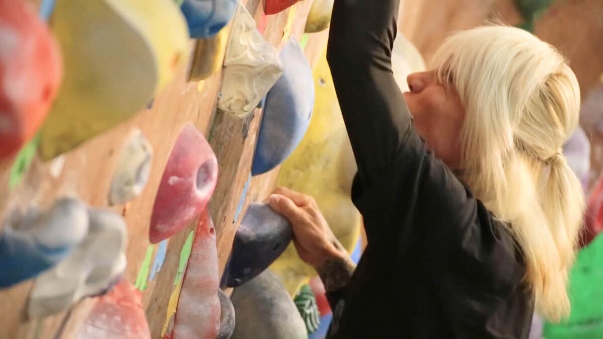 ウエディングドレスの次はボルダリング Ziggy森重樹一の挑戦 動画あり 音楽ナタリー ウエディングドレスの次はボルダリング Ziggy森重樹一の挑戦 動画あり 音楽ナタリー