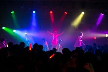 神宿「神が宿る場所～HARAJUKU DREAM～」東京・ラフォーレ原宿公演の様子。