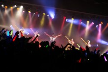 神宿「神が宿る場所～HARAJUKU DREAM～」東京・ラフォーレ原宿公演の様子。