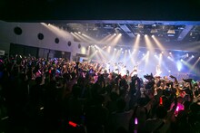 神宿「神が宿る場所～HARAJUKU DREAM～」東京・ラフォーレ原宿公演の様子。