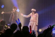 左から羽島めい、小山ひな。