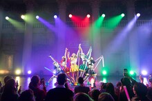 でんぱ組.incのパフォーマンスの様子。（写真提供：トイズファクトリー）