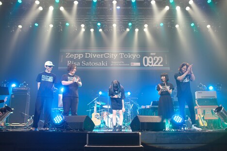 「里咲りさ全国ワンマンツアー2017」東京・Zepp DiverCity TOKYO公演の様子。（写真提供：IDOL NEWSING、寮母）