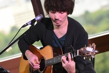KOUSUKE MASAKI（G, Composer）（写真提供：TOKYO FM）