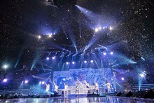 超特急の日本武道館公演の様子。