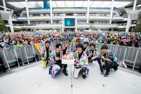 超特急（撮影：米山三郎[SignaL]）