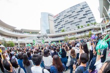 超特急のフリーライブの様子。（撮影：米山三郎[SignaL]）