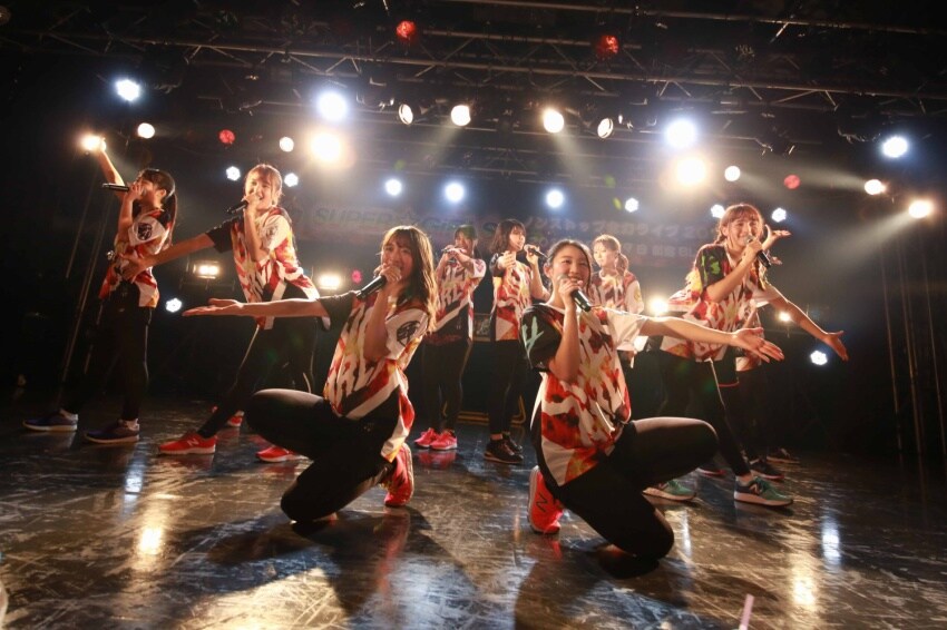 12人体制で再出発、SUPER☆GiRLSから発表続々