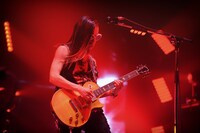 三輪テツヤ（G / スピッツ）（撮影：内藤順司）