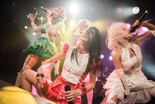 ぜんぶ君のせいだ。「みんなごとTOUR 2017～2018」初日公演の様子。（撮影：関上貴也）