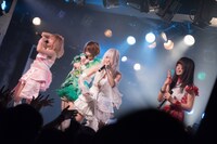 ぜんぶ君のせいだ。「みんなごとTOUR 2017～2018」初日公演の様子。（撮影：関上貴也）