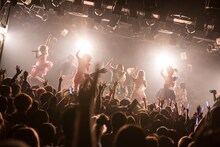 ぜんぶ君のせいだ。「みんなごとTOUR 2017～2018」初日公演の様子。（撮影：関上貴也）