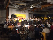 「新曲お披露目！どついたるねんBBQ大会！」の様子。