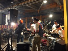 「新曲お披露目！どついたるねんBBQ大会！」の様子。