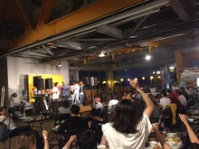 「新曲お披露目！どついたるねんBBQ大会！」の様子。