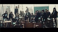 欅坂46「風に吹かれても」ミュージックビデオのワンシーン。