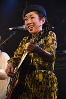 伊東妙子（Vo, G）