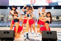 大阪☆春夏秋冬「Travelin'Travelin'」リリース記念イベント 東京・池袋サンシャインシティ噴水広場公演の様子。（写真提供：エイベックス）