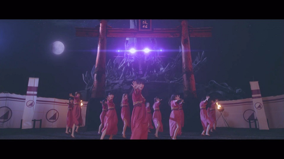 乃木坂46「僕の衝動」ミュージックビデオより。