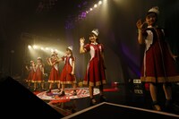 ばってん少女隊「ばってん少女隊の、田舎娘2nd～カユい所まで手を届け鯛ツアー」福岡・DRUM LOGOS公演の様子。（撮影：濱本英介）
