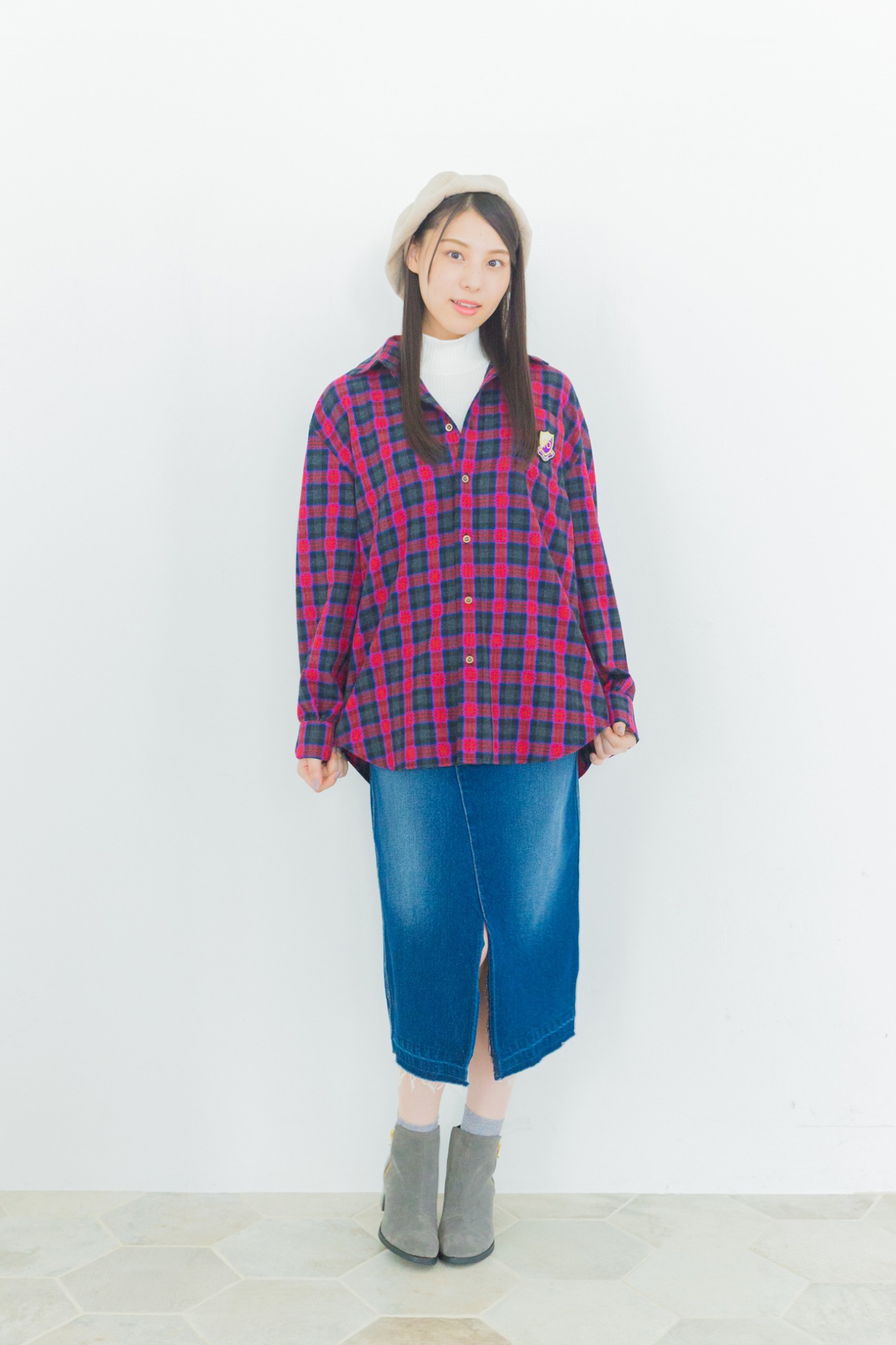 人気画像9位は「乃木坂46の制服モチーフのコート、ワンピースなど8アイテム発売」より、「気づいたら片想い」チェックシャツを着た相楽伊織。