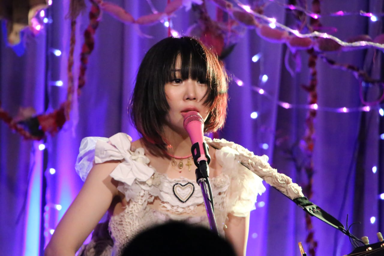 30人と大合唱、ファンのナナちゃんも集まった大森靖子弾き語り生配信