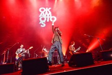 OKAMOTO'S「90'S TOKYO BOYS IN HALL」の様子。