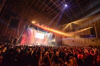 OKAMOTO'S「90'S TOKYO BOYS IN HALL」の様子。