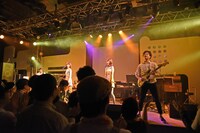 「バニラビーンズ ～10th Anniversary Live～」の様子。