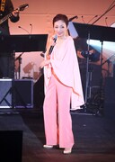 クミコ(写真提供:日本コロムビア)