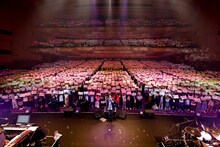 「鈴村健一 10th Anniversary Live "lo-op"」の様子。（撮影：草刈雅之）