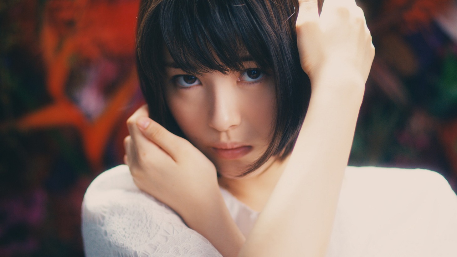 Aimer「花の唄」ミュージックビデオのワンシーン。