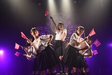 「夜公演ファストパス争奪戦 さくら学院 2017年度 秋学期試験」の様子。