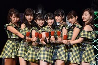 10月10日の“トマトの日”にちなんでトマトジュースで乾杯するJuice=Juice。