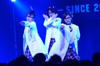 山出愛子、日高麻鈴、新谷ゆづみからなる“一夜限りの科学部 科学究明機構ロヂカ？”。